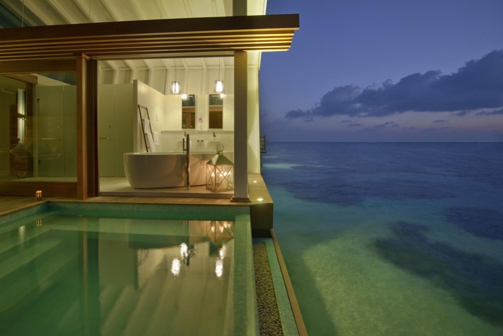 Ocean pool Villa