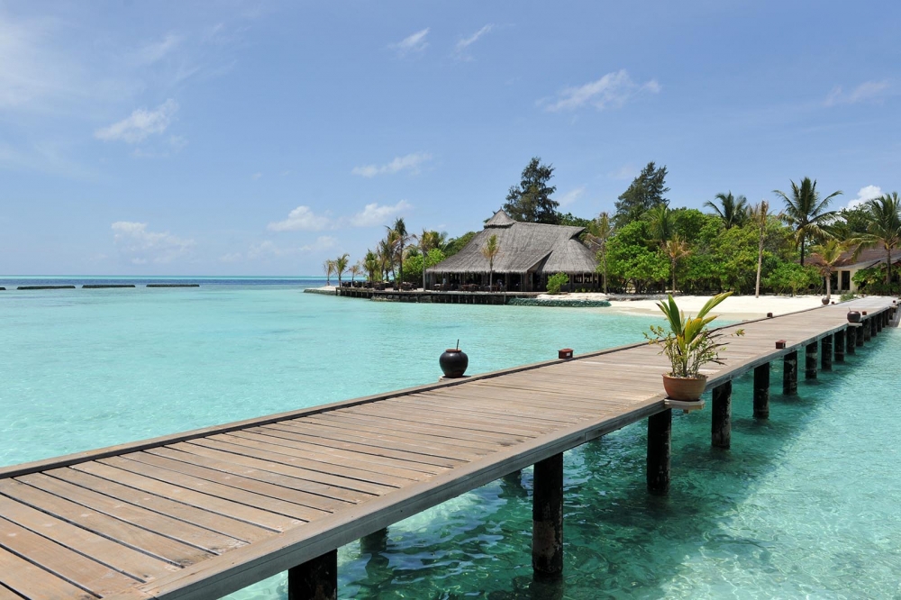 KOMANDOO ISLAND RESORT 