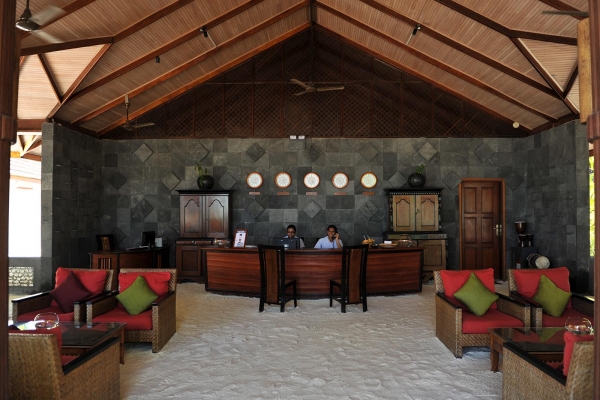 KOMANDOO ISLAND RESORT 