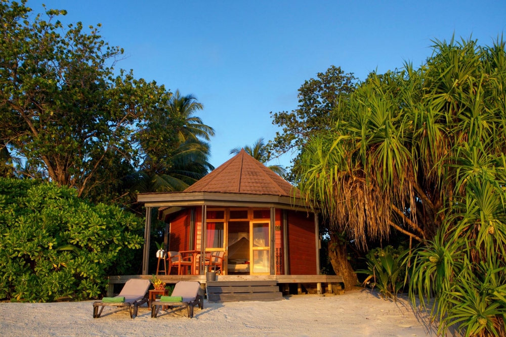 PREMIUM JACUZZI BEACH VILLA 